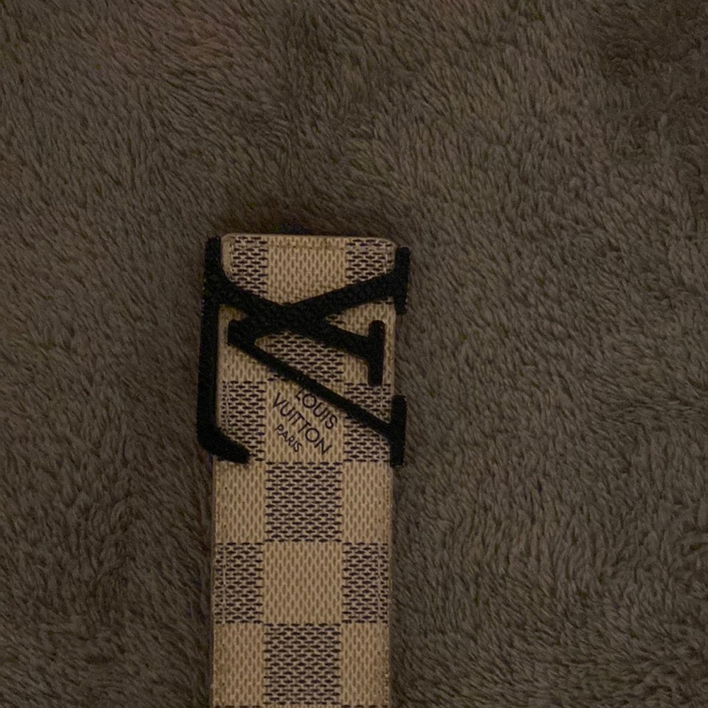 Good condition Louis Vuitton Belt Black Logo Belt